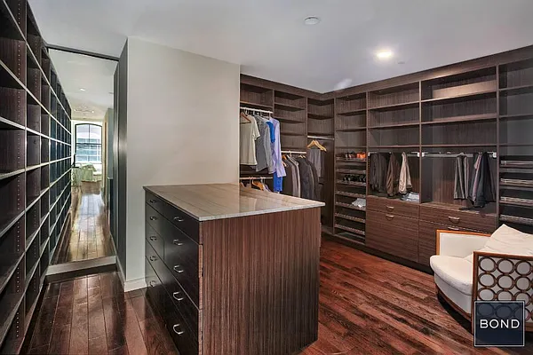 Sold by Bond New York | media 5