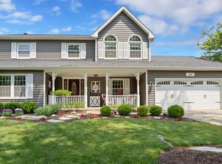 125 Split Oak Rd, Naperville, IL 60565