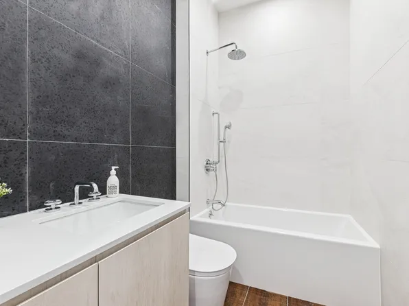 72 Quincy Street image 6 of 12