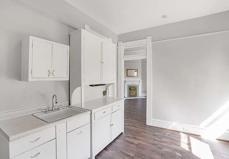1122 Caroline St #2 — Photo 9