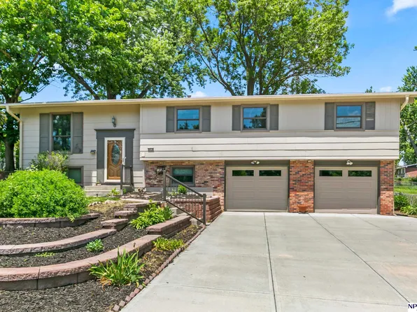 9614 Brownley Dr, Omaha, NE 68134