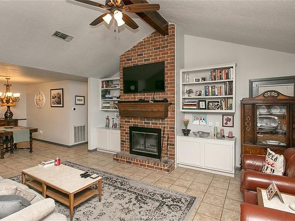 2nd image of 1903 Wilderland Cir