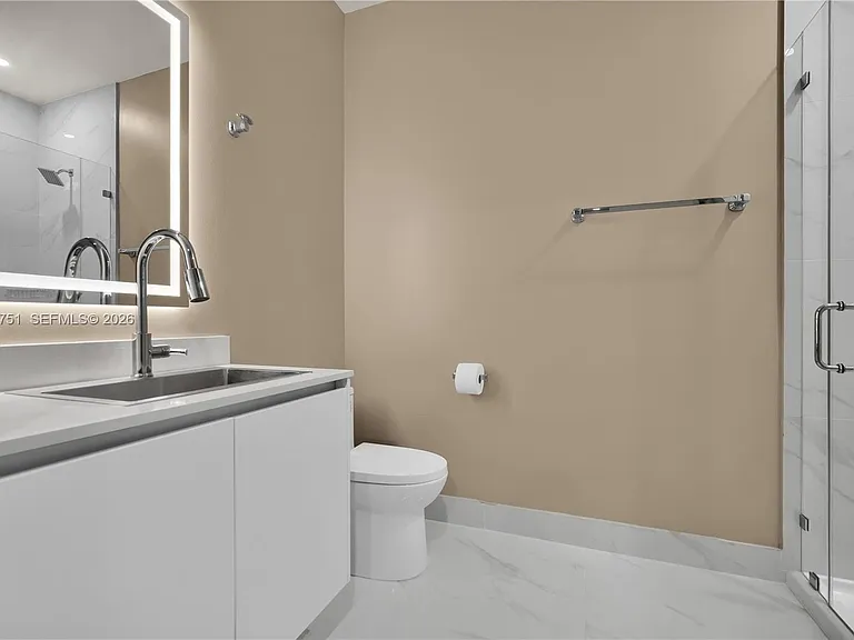 700 NE 24th St #Penthouse 5801 — Photo 33