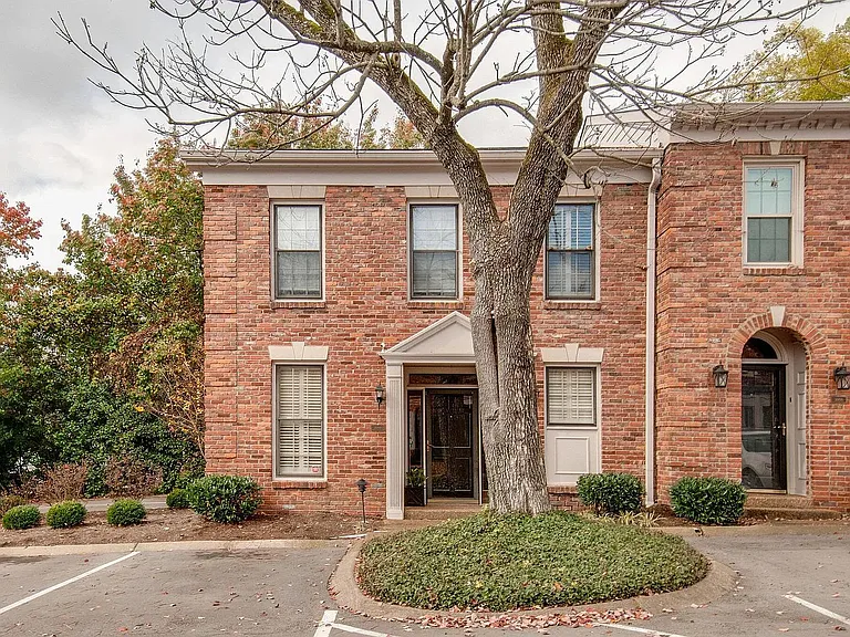 2060 Graybar Ln — Photo 1