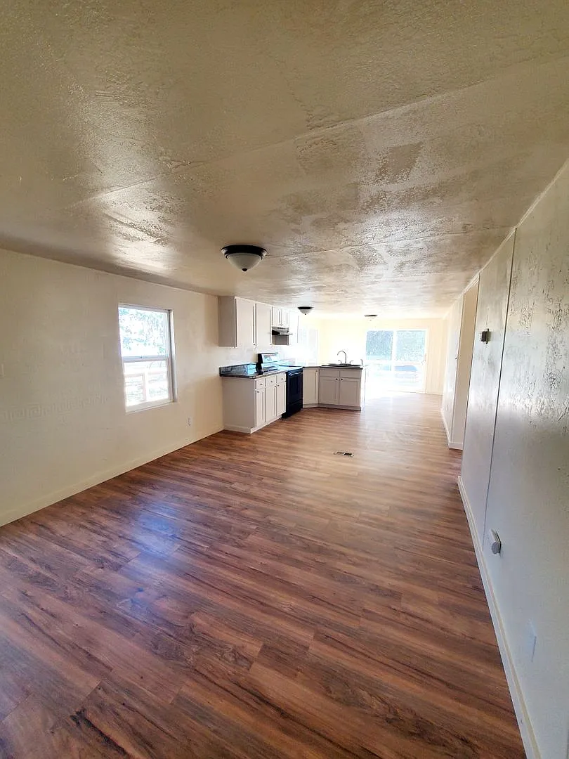 3 Bedroom 2 Bath Single Family Home — Photo 1