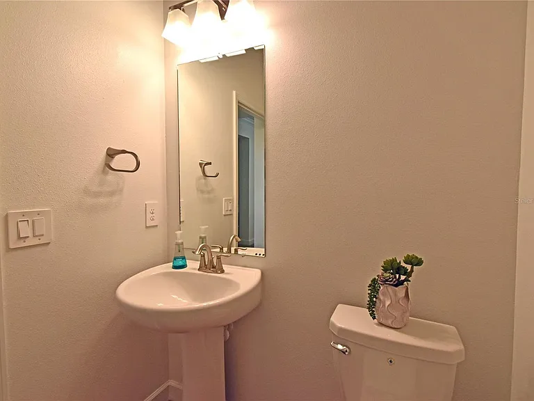 17304 Banded Gold Ln — Photo 23