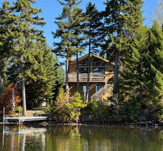 521 Beach Road, Pittsburg, NH, 03592