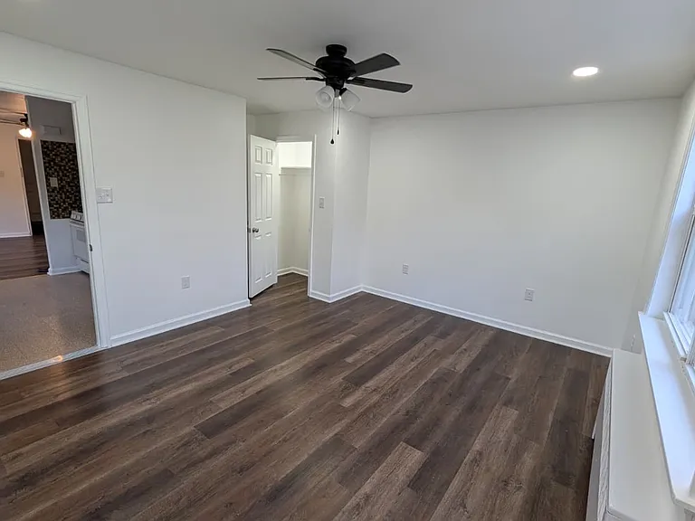 344 Van Kirk St #4 — Photo 6