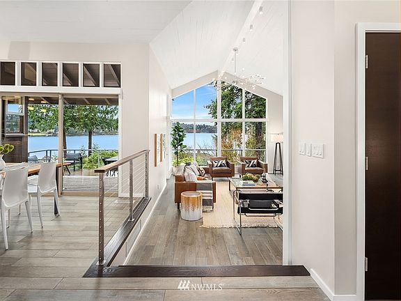 Welcome home! Wood plank ceramic floors throughout.
