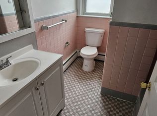 1037 Friendship St, Philadelphia, PA 19111