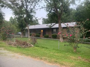 107 Oakwood Dr, Gray, GA