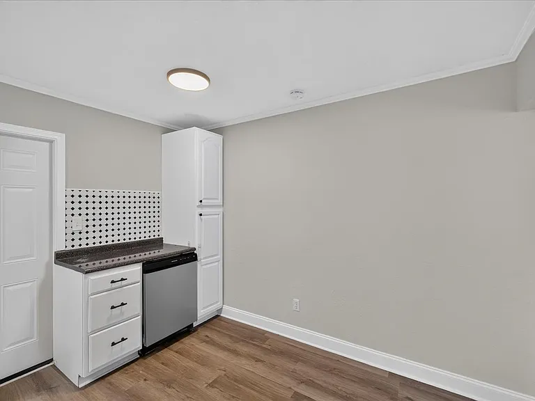 213 Amellia Pl — Photo 11