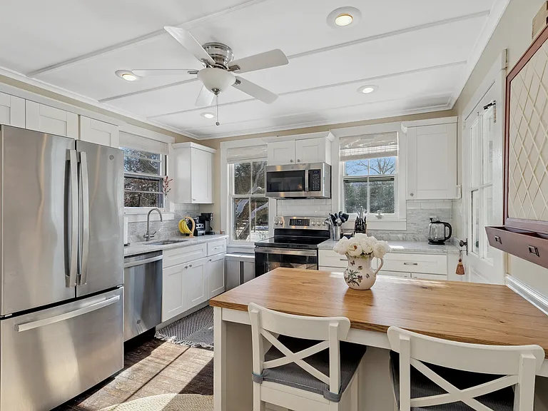 102 E Tiana Rd — Photo 17
