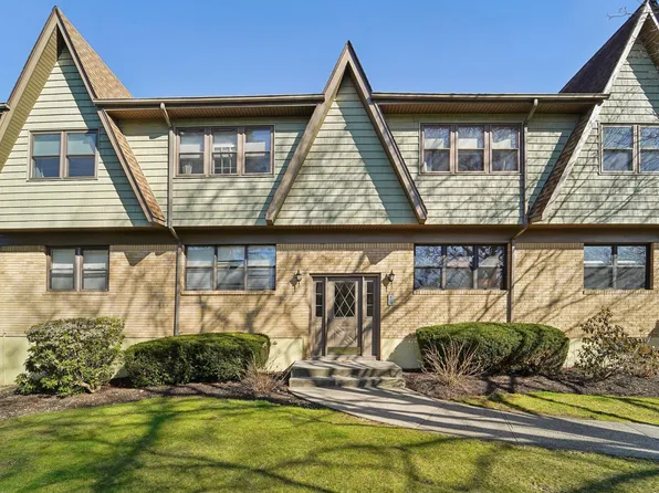 38 Milford Ln #B, Suffern, NY 10901