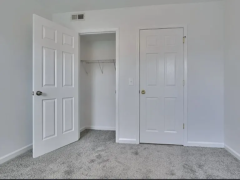 104 N Rose St — Photo 9