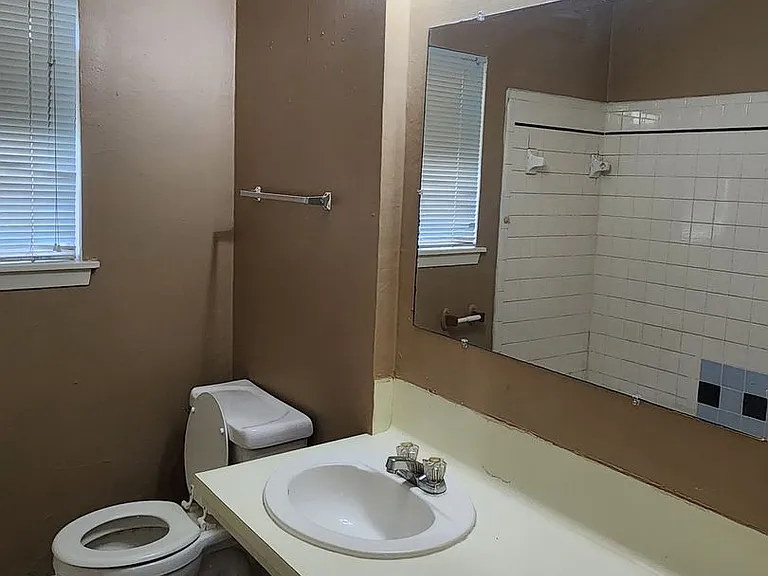 638 Bringhurst Dr — Photo 9