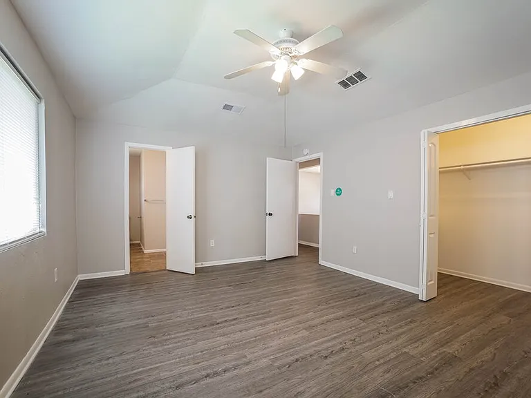 10919 Skybird Dr — Photo 12