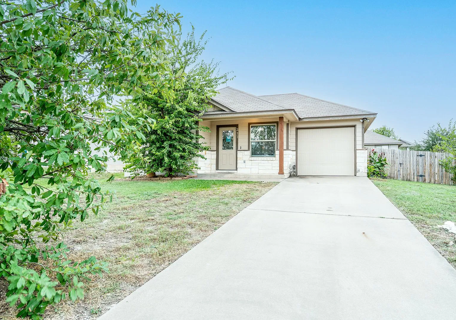 217 Azurite Dr, Jarrell, Texas 76537 — Photo 1