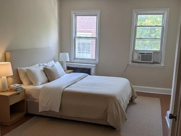 543 47th Ave APT 6, Long Island City, NY 11101
