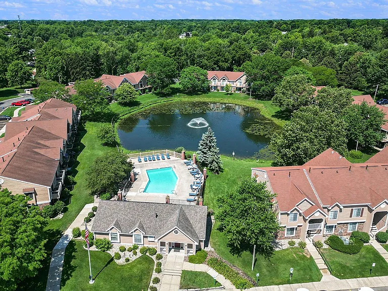 Hampton Lakes Apartments — Photo 44