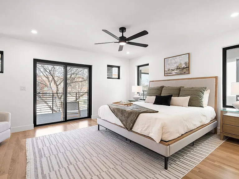 3244 N Franklin St — Photo 10