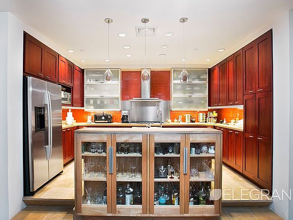 3rd image of 143 W 27th St APT 5