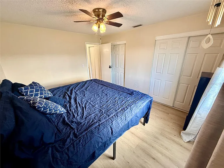 2612 Hidden Lake Dr N #D — Photo 10