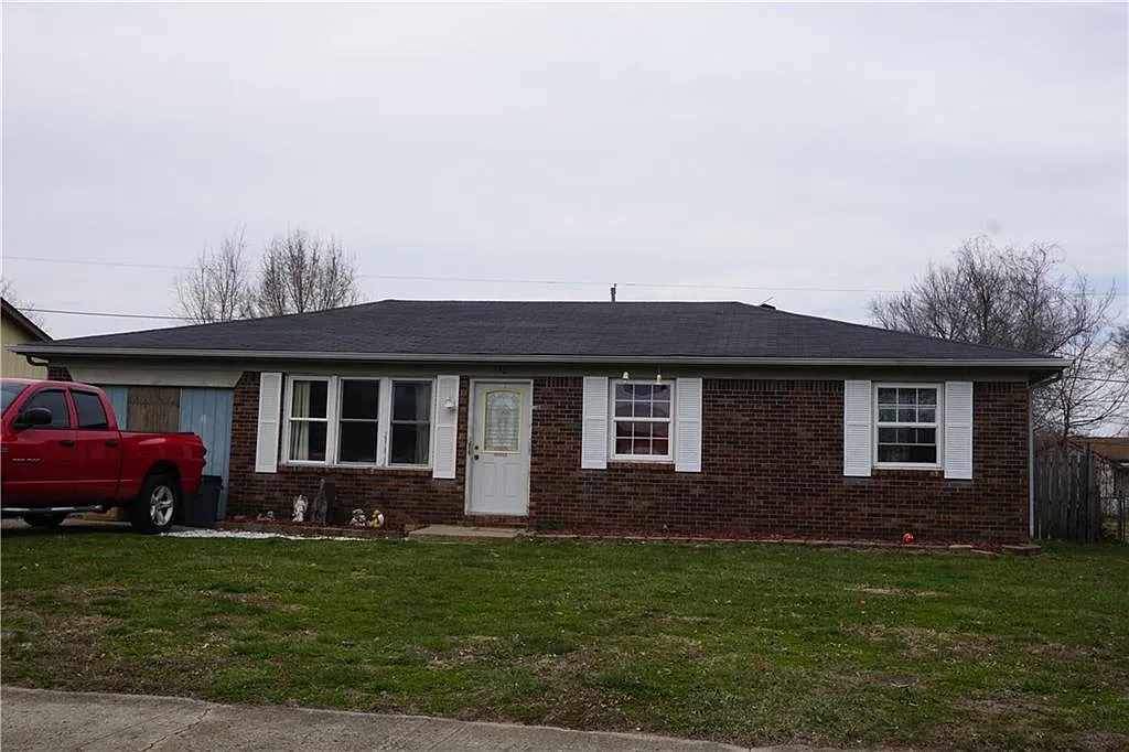 130 Tulip Dr photo 1