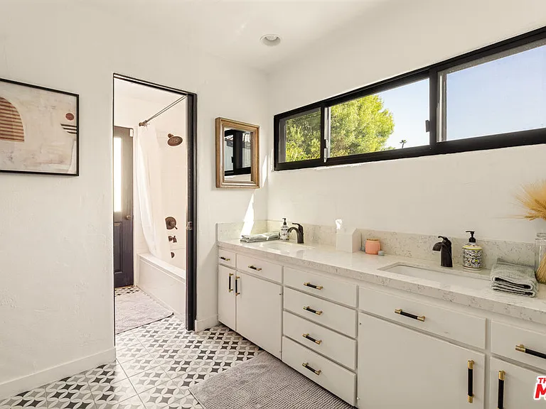 20755 Seaboard Rd — Photo 31