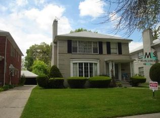 719 Harcourt Rd, Grosse Pointe, MI 48230