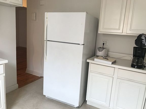 3rd image of 6725 Dartmouth St APT 6F