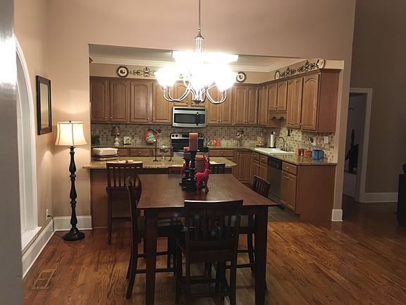 5th image of 119 Golden Crest Dr