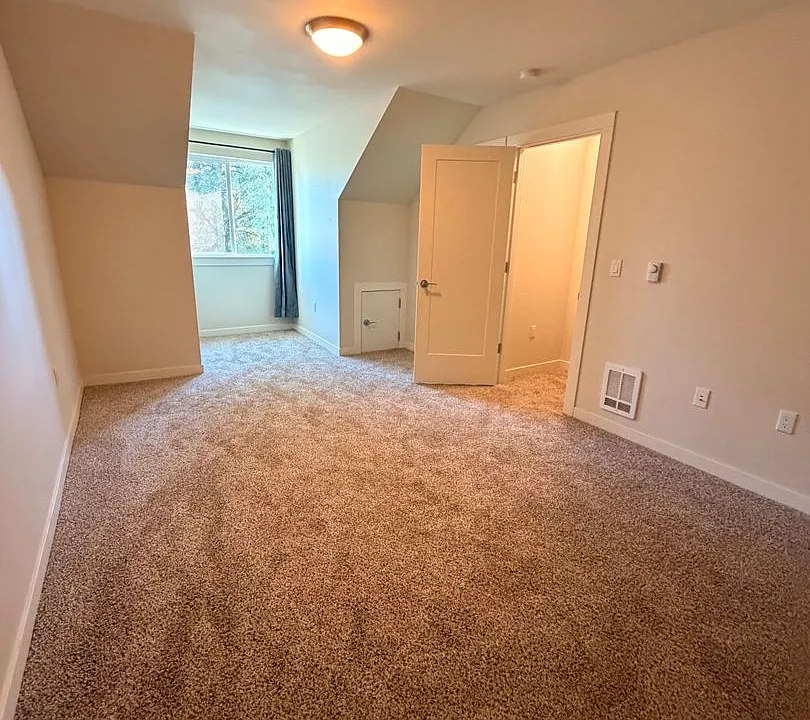 130 NE 109th Ave