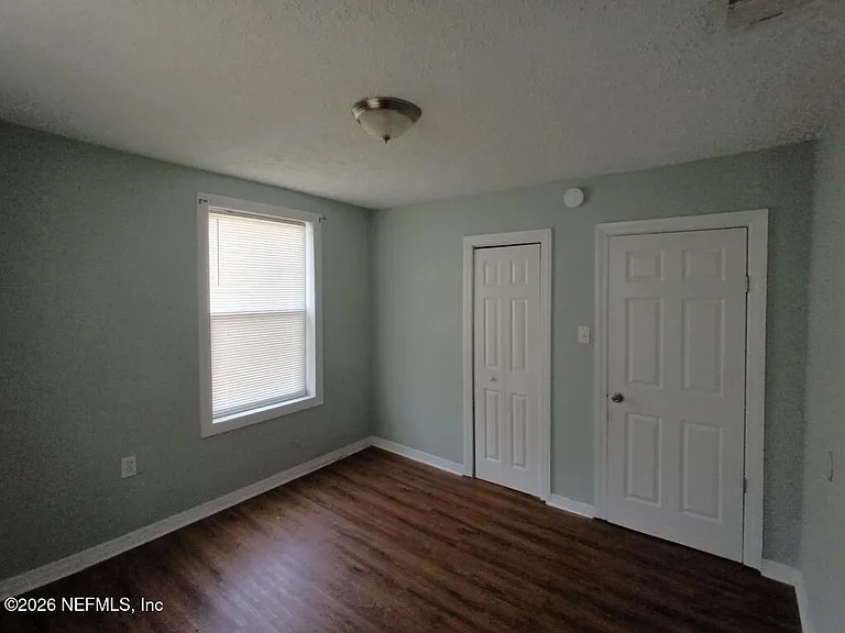 2542 Wilcox St — Photo 10