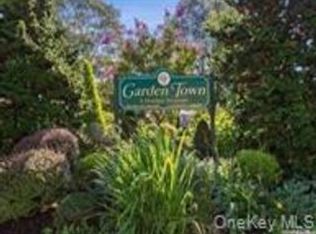 1213 E Broadway #B12, Hewlett, NY 11557