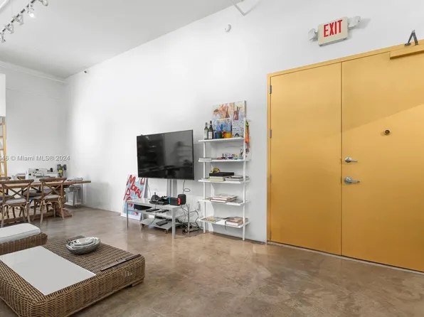 250 NW 23rd St Unit 211, Miami, FL 33127