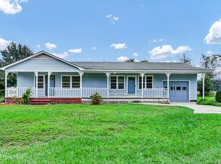 6285 Stag Park Rd, Burgaw, NC 28425