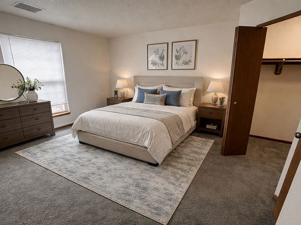 2nd image of 275 E Fieldstone Cir #2