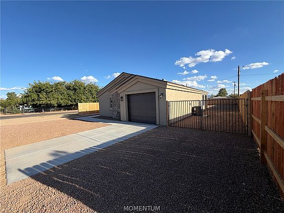 2nd image of 3120 E Devlin Avenue