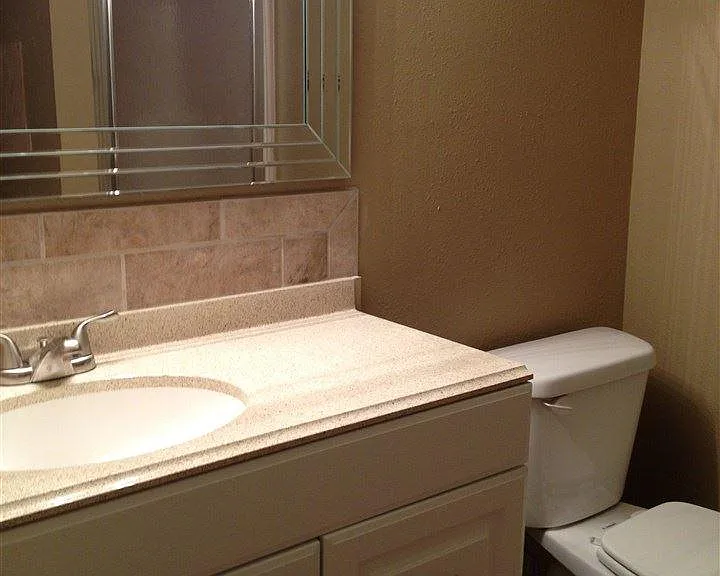 1718 N Woodlawn Blvd — Photo 11