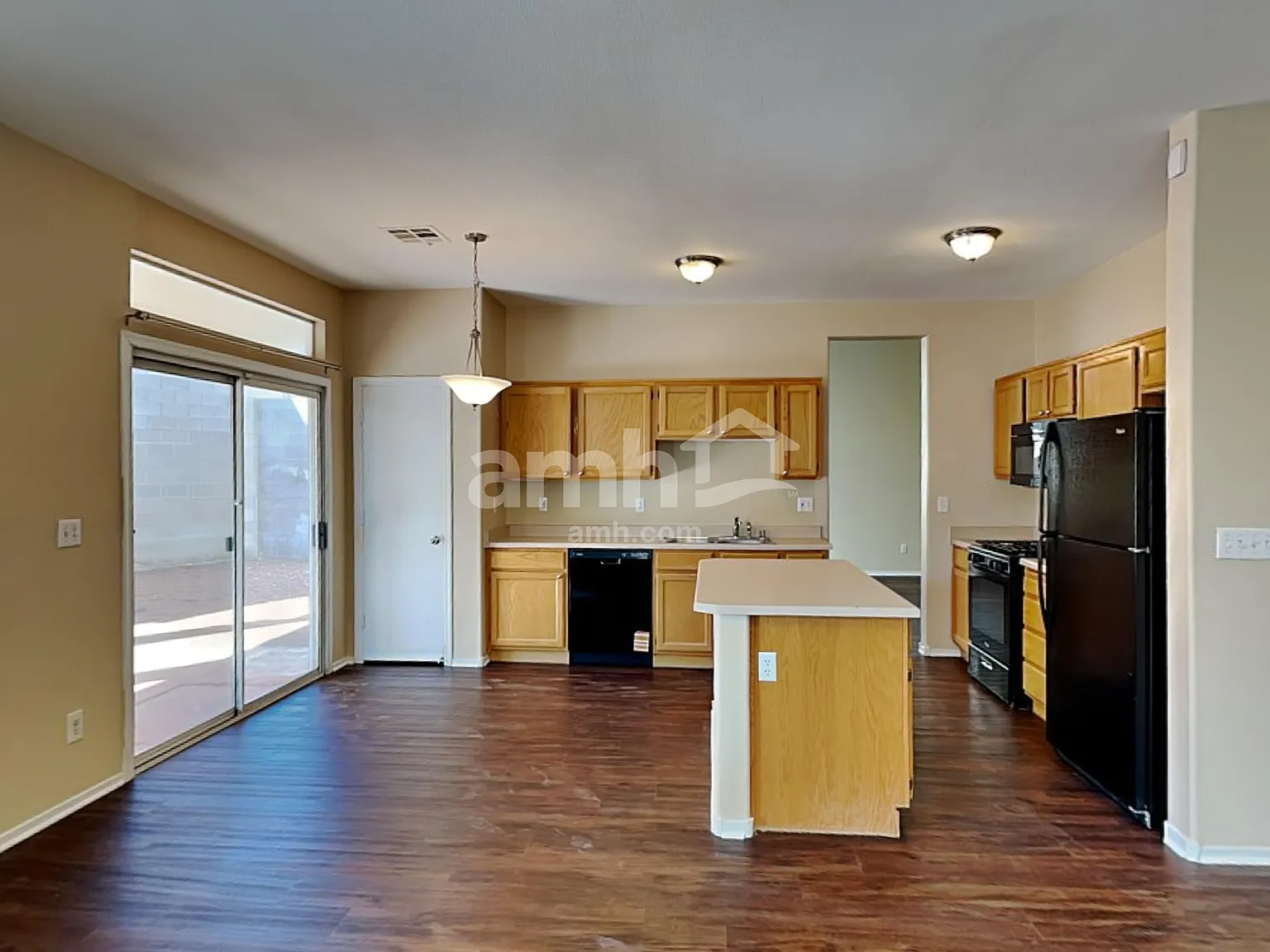 4 bed, 3.0 bath, 2085 sqft, $2,710 — Photo 3
