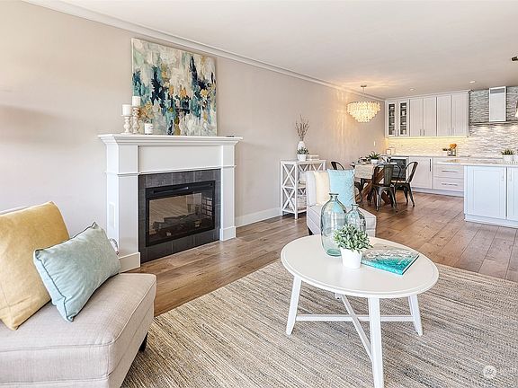3rd image of 515 Lake Street S #209