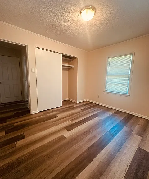 4051 Southlawn Ave — Photo 6