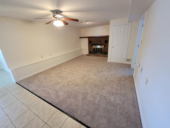 4th image of 51 Bay St Floor 1