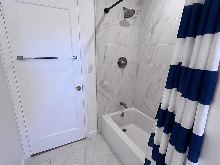 26 E Cortland Ave — Photo 16
