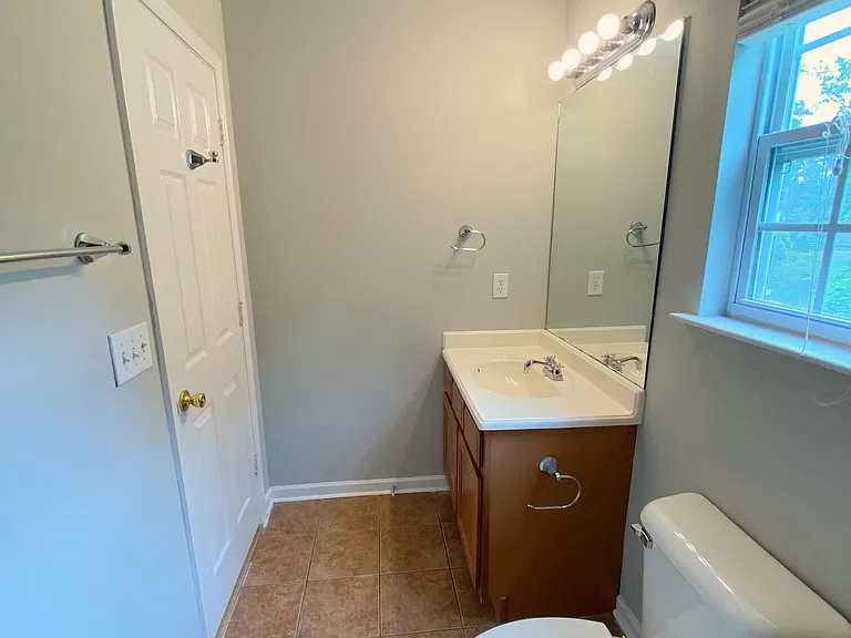 145 Bowen St #C4 — Photo 12
