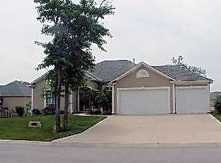 2321 NE Sweet Water Dr, Lees Summit, MO 64086