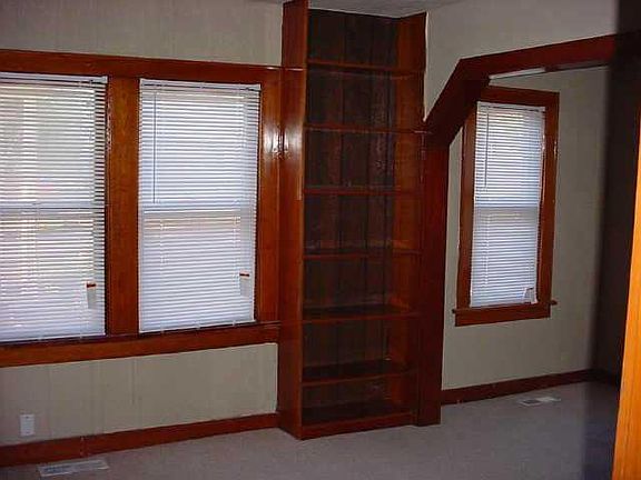 4th image of 1012 SW 26th St