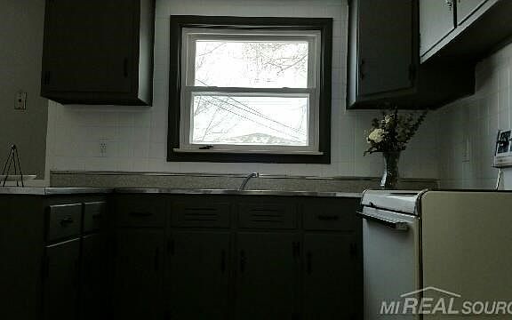 3rd image of 25314 Arlington St