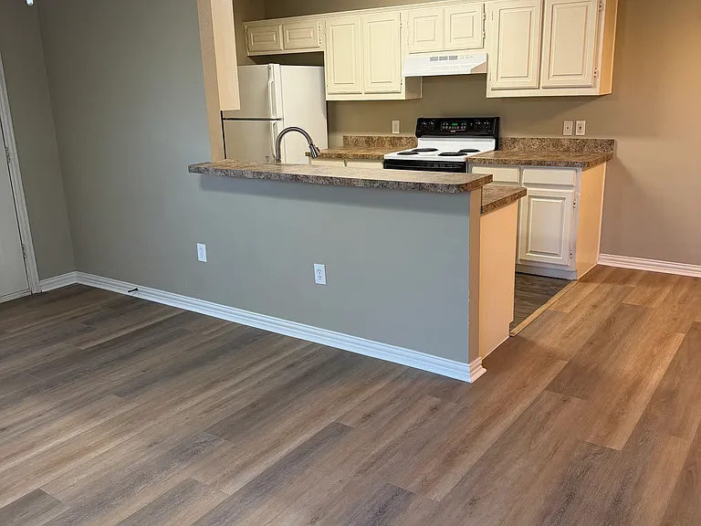 451 W Van Alstyne Pkwy — Photo 19